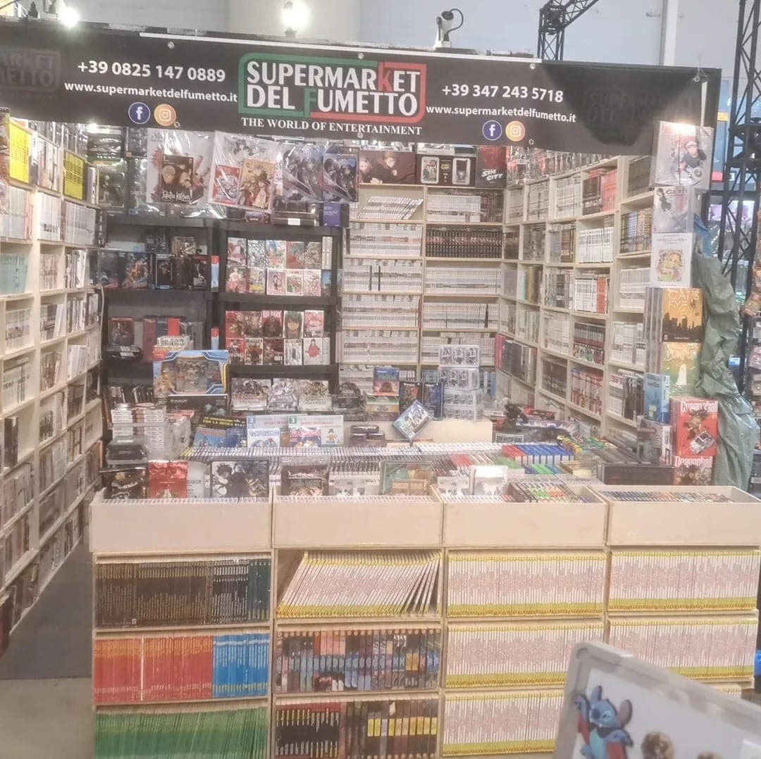Lo stand del Supermarket del Fumetto a una fiera del settore